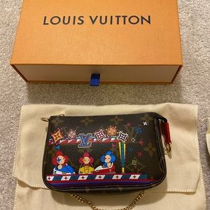 $1️⃣5️⃣7️⃣5️⃣ Mini Pochette Accessoires Xmas Edition